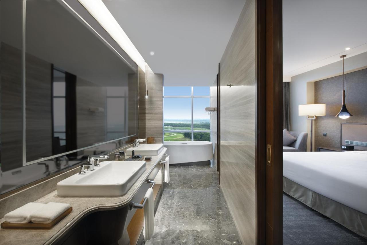 Grand Barony Qingdao Airport Hotel Exterior foto